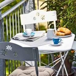 Butlers Gartentisch DAISY JANE - Eisen - Weiß -Alle Jugendzimmermöbel Verkäufe 1000339631 220315 022 MOOD DETAILS P000000001000339631 mood